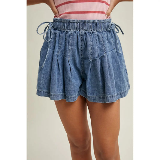 Donna's Pleated Denim Shorts