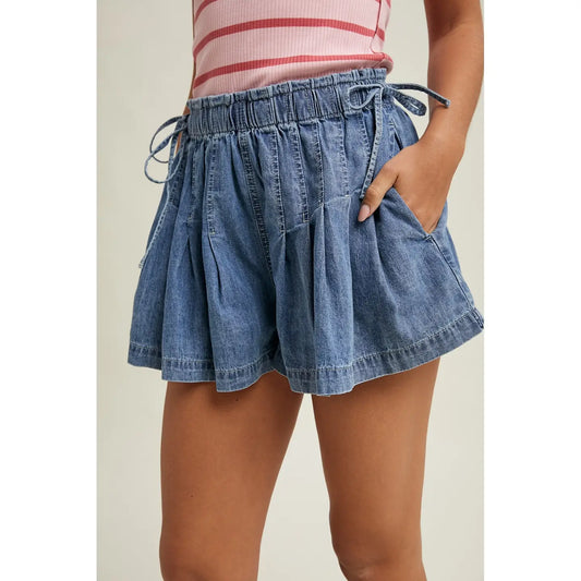 Donna's Pleated Denim Shorts